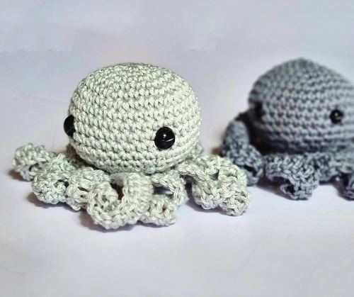 Blog-Inhaltsbild für 'Kostenlose Häkelanleitung Kleine Krake Karlos'